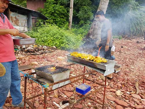 Aktiviti barbeque.