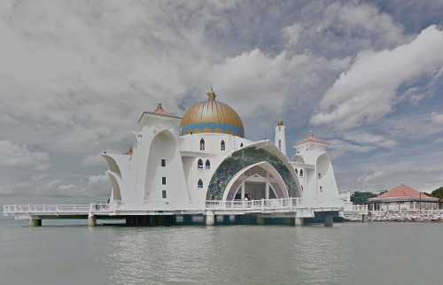 Masjid Selat Melaka.