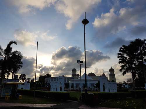 Pemandangan matahari terbenam di PNK Melaka Barat