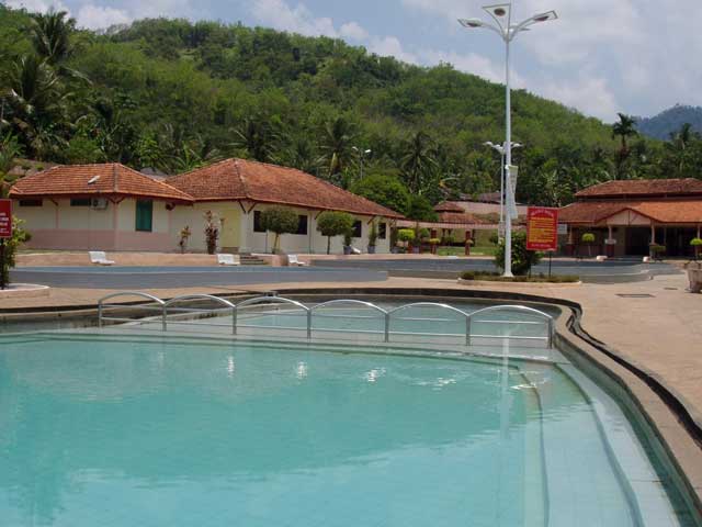 Kolam air panas Ulu Legong