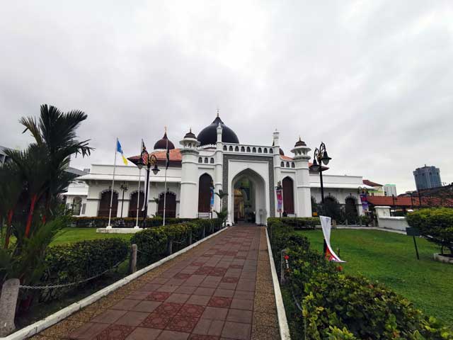 Laluan masuk ke Masjid Kapitan Keling
