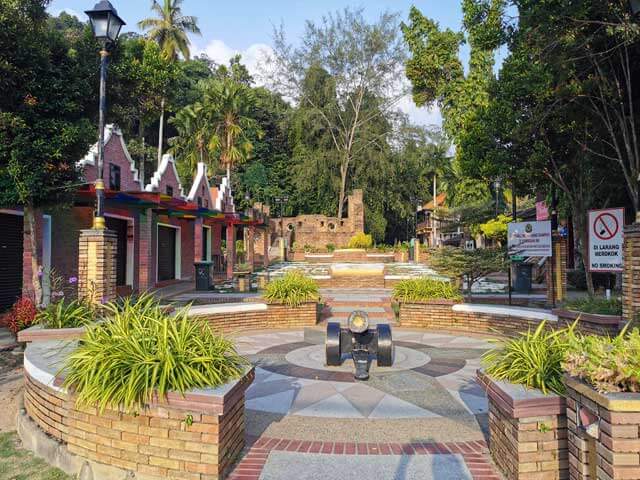 Laluan masuk ke Kota Belanda