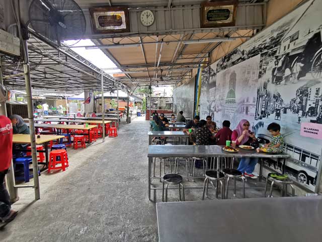 Kawasan meja makan