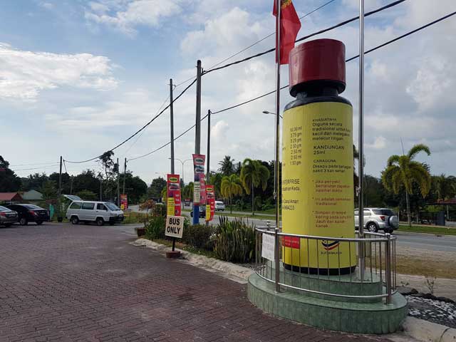 Botol minyak gamat gergasi