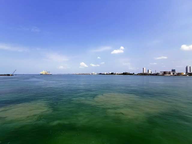 Pemandangan laut