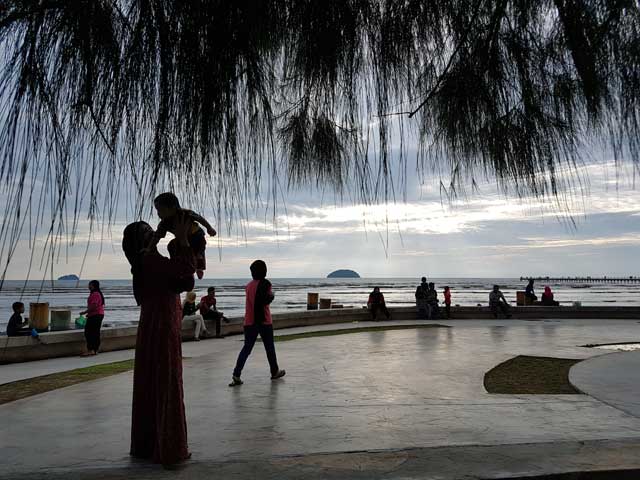 Kelihatan Pulau Songsong di laut