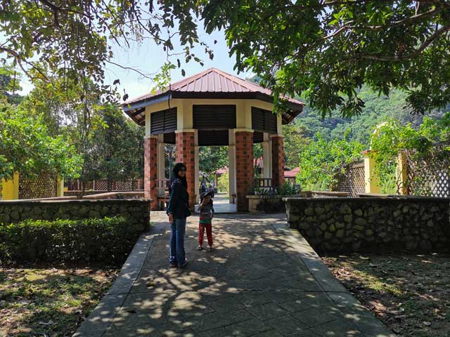 Pondok rehat disediakan