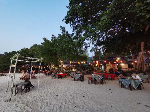 Restoran ditepi pantai