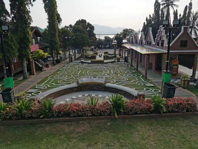 Taman kecil diwaktu siang