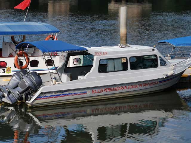 Teksi Air Sungai Merbok