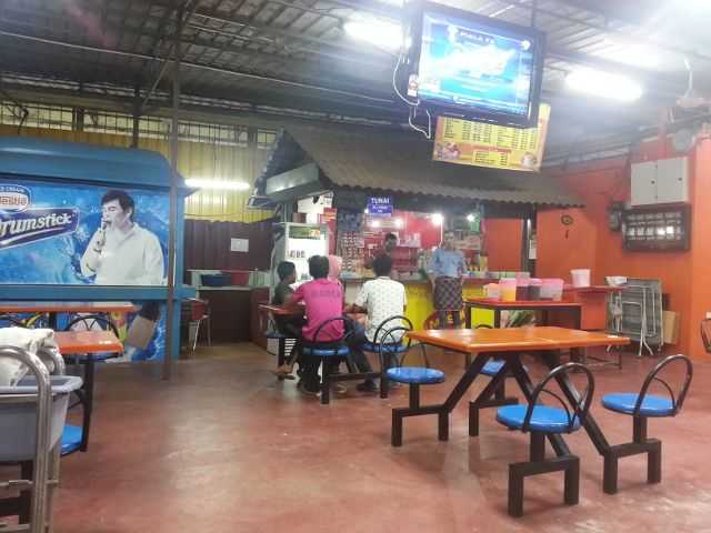 Gerai minuman di Medan selera Koperasi Guar Chempedak.