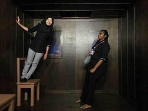 Bilik rendah graviti.