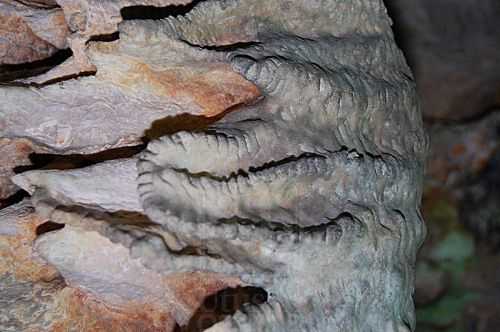 Pemandangan dalam Gua Hutan Lipur Bukit Kubu.