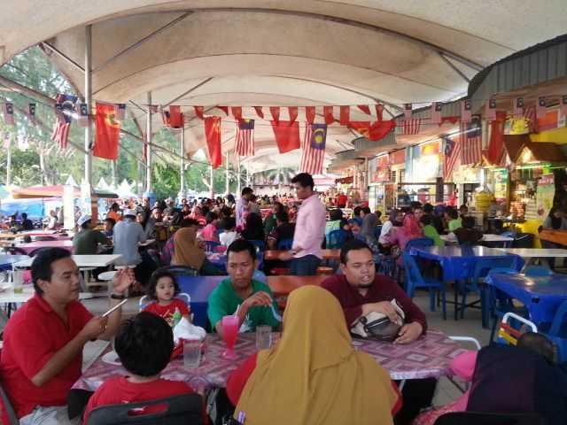 Medan Selera Pantai Merdeka.