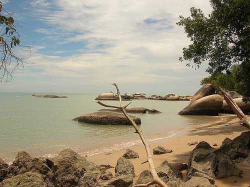 Pantai Tanjung Bidara Melaka.