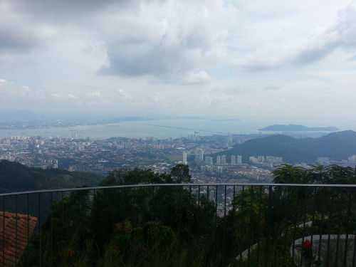 Pemandangan dari puncak Bukit Bendera.