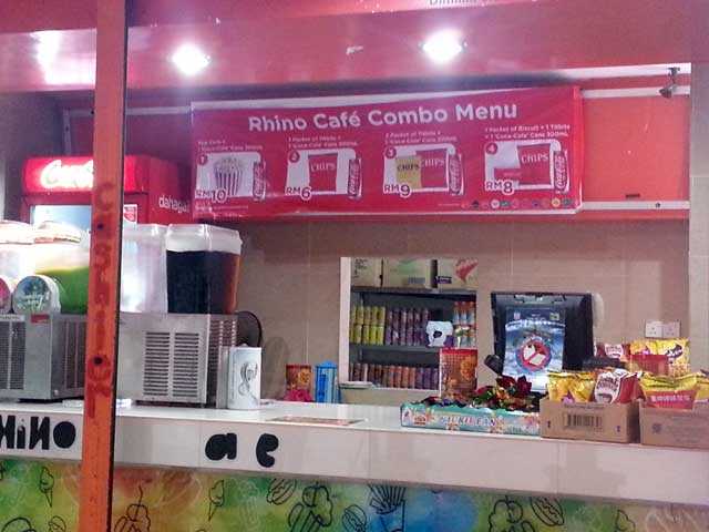 Rhino Cafe dalam Zoo Melaka