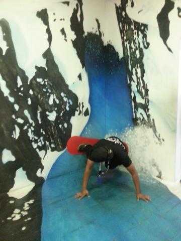 Luncur salji dalam Trick Art Museum.