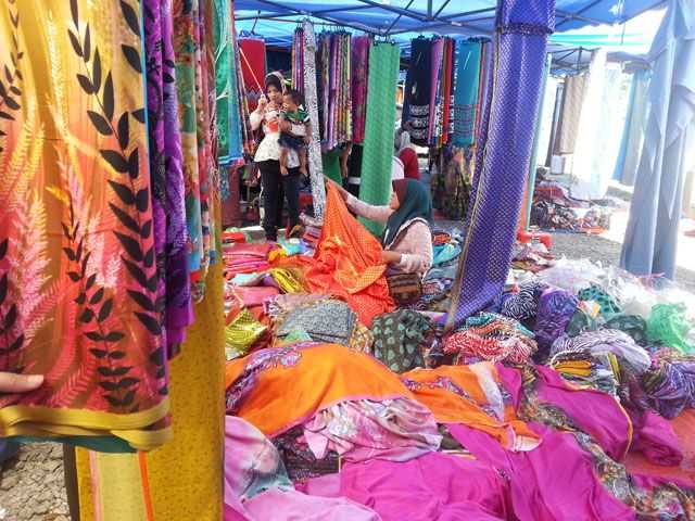 Membeli-belah di Pasar Kemboja Pendang | Percutian Bajet